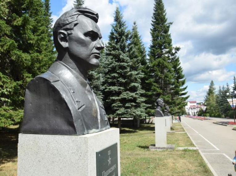 Аллея героев Великой Отечественной войны 1941-1945 гг., г.Белорецк