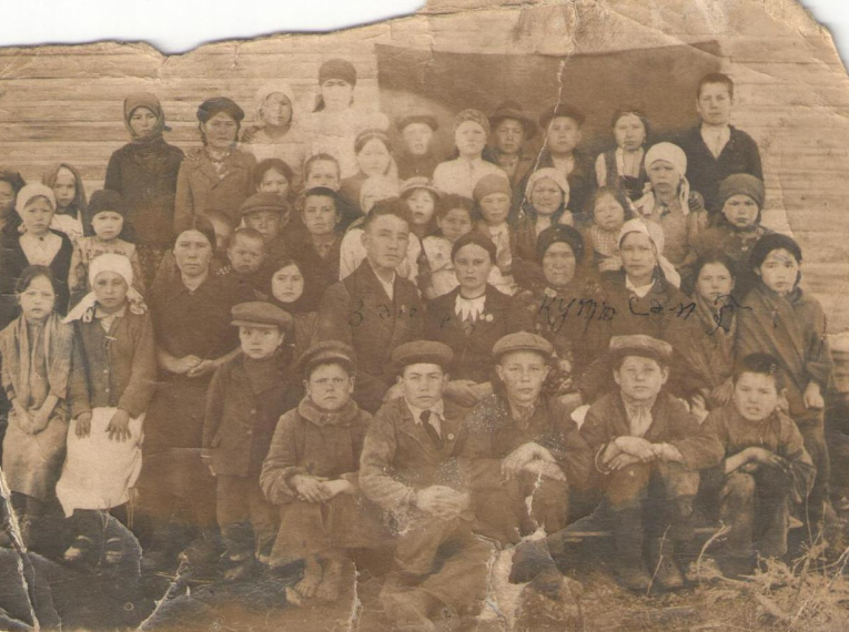 Дети деревень Красный пахарь и Апутово, 1943 г.