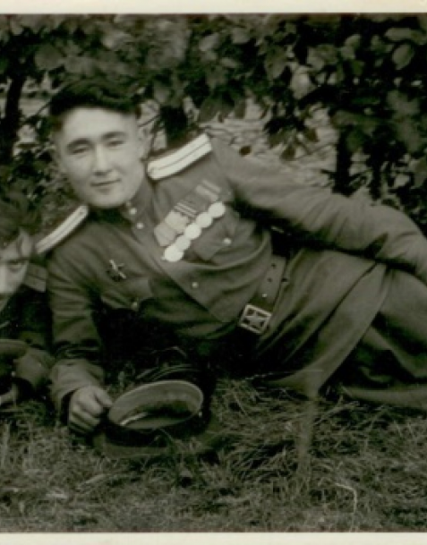 Исянгужин Шагит Загитович с сослуживцами в 1941 - 1945 годы.