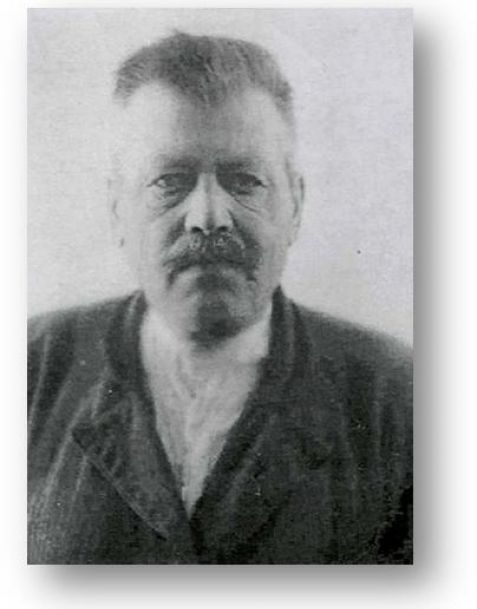 Пчеловод колхоза «Красный Восток» Авдеев Петр Корнилович внес из своих сбережений 50 тысяч на строительство самолетов