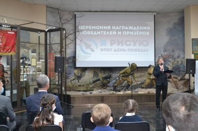 «Я рисую. Этот День Победы».