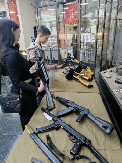 День оружейника в музее